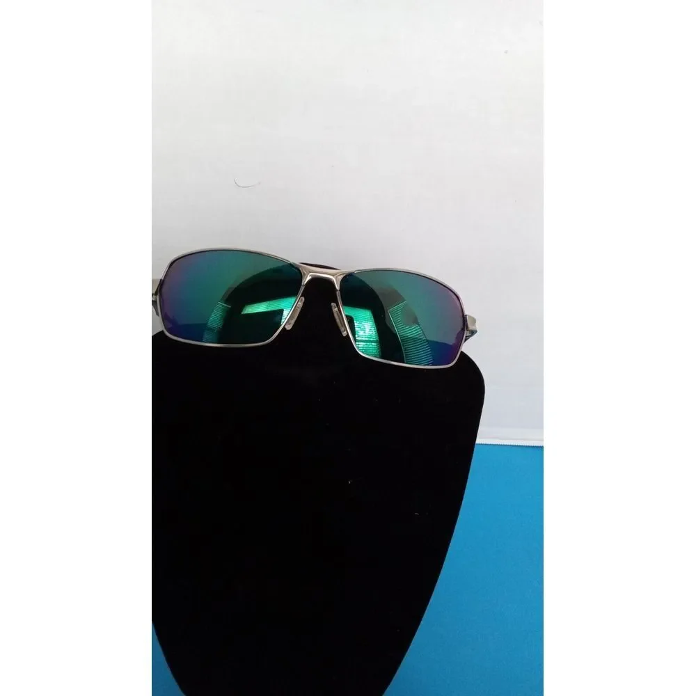 Modern Rectangular Metal Frame Sunglasses with Green Mirror Lenses UV Protection